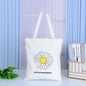White Tote Bag with Daisy Design